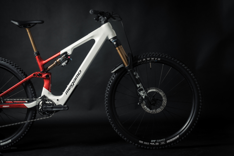 Megamo Reason AL 07 White/ Red-1