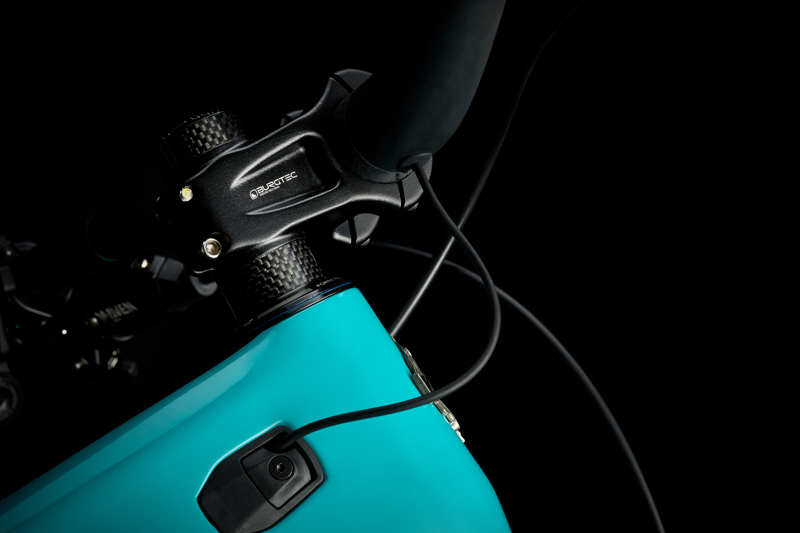 YETI Cycle MTe C-Series C2 Factory 29 in Turquoise-3