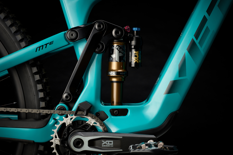 YETI Cycle MTe C-Series C2 Factory 29 in Turquoise-6