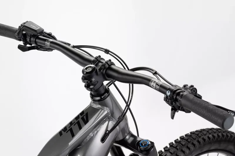 Haibike Allmtn 4 eMountain Bike in Silver/Red/Black-5