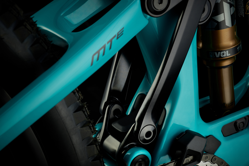YETI Cycle MTe C-Series C2 Factory 29 in Turquoise-7