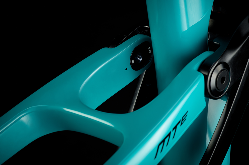 YETI Cycle MTe C-Series C2 Factory 29 in Turquoise-8