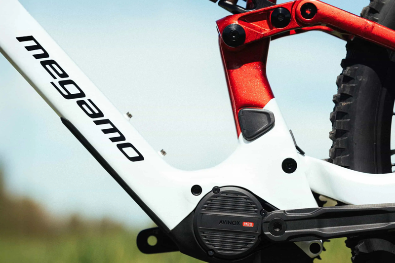 Megamo Reason AL 05 White/ Red-3