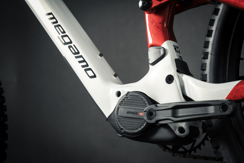 Megamo Reason AL 07 White/ Red-3