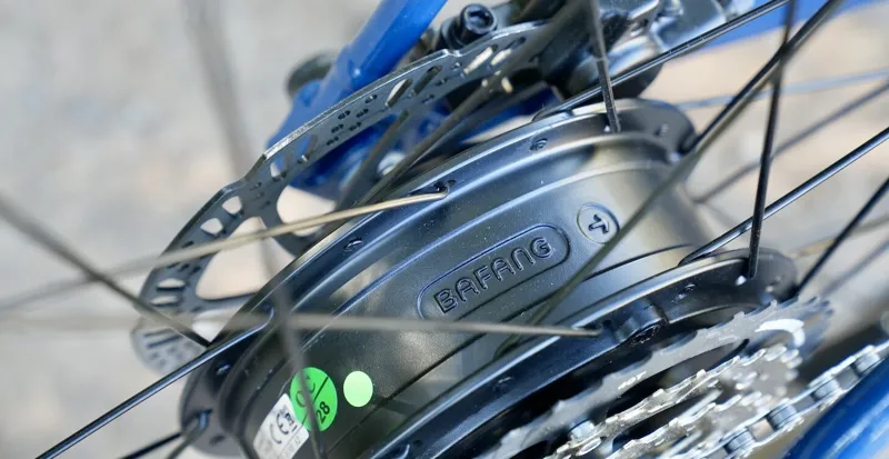 Marin Fairfax E ST Road Bike in Dark Blue/Charcoal/Light Green-5