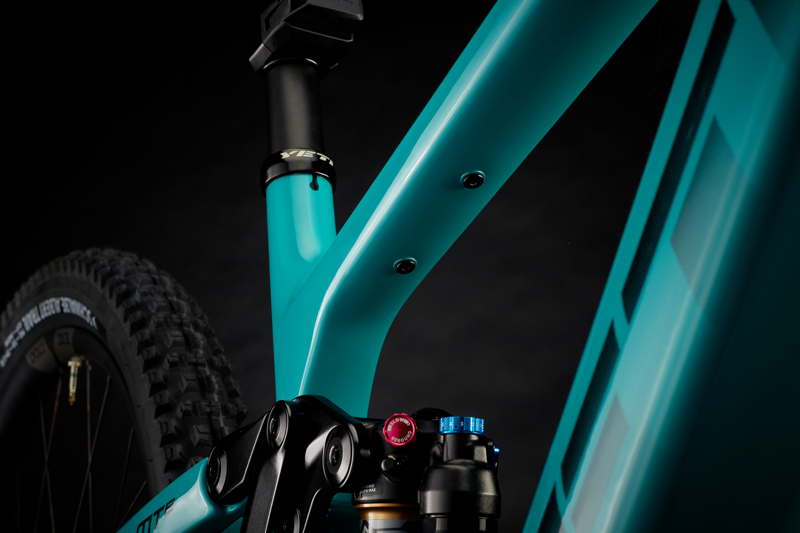 YETI Cycle MTe C-Series C2 Factory 29 in Turquoise-1